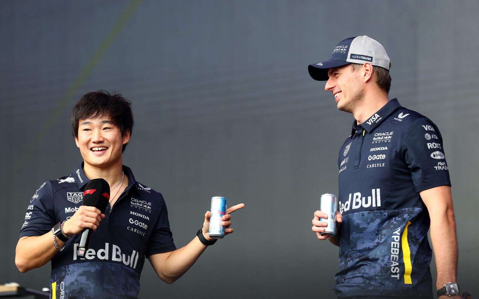 Max Verstappen a Júki Cunoda