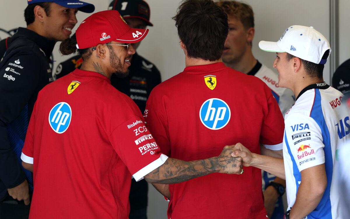 Isack Hadjar a Lewis Hamilton