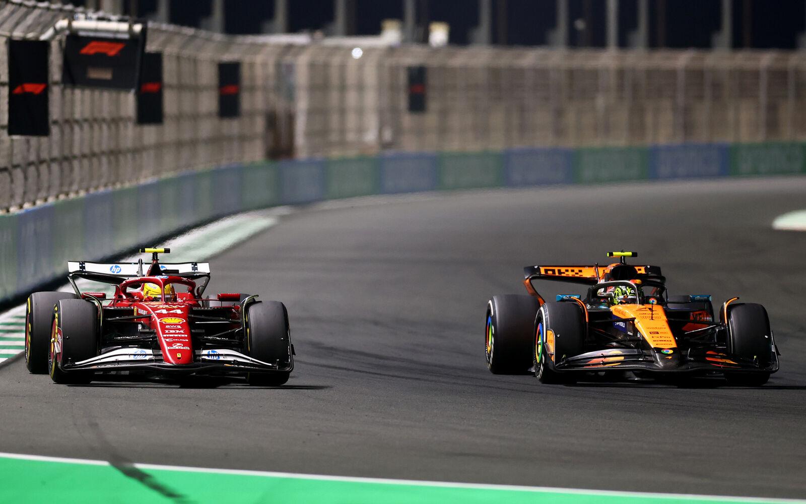 Lando Norris a Lewis Hamilton